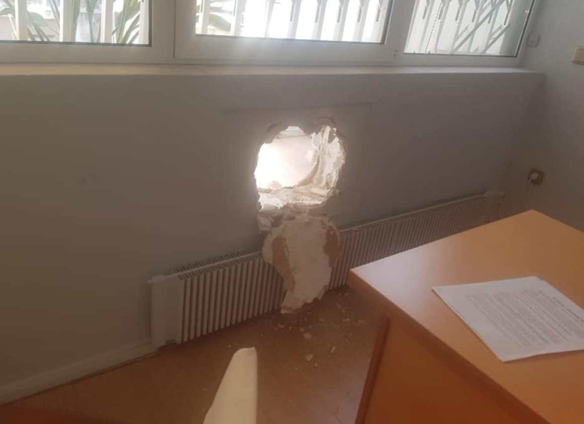 Ριφιφί στο γραφείο του Eυκλείδη Τσακαλώτου