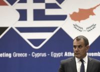 Πίτσες, μπύρες και Ακάρ Πίτσες, μπύρες και Ακάρ