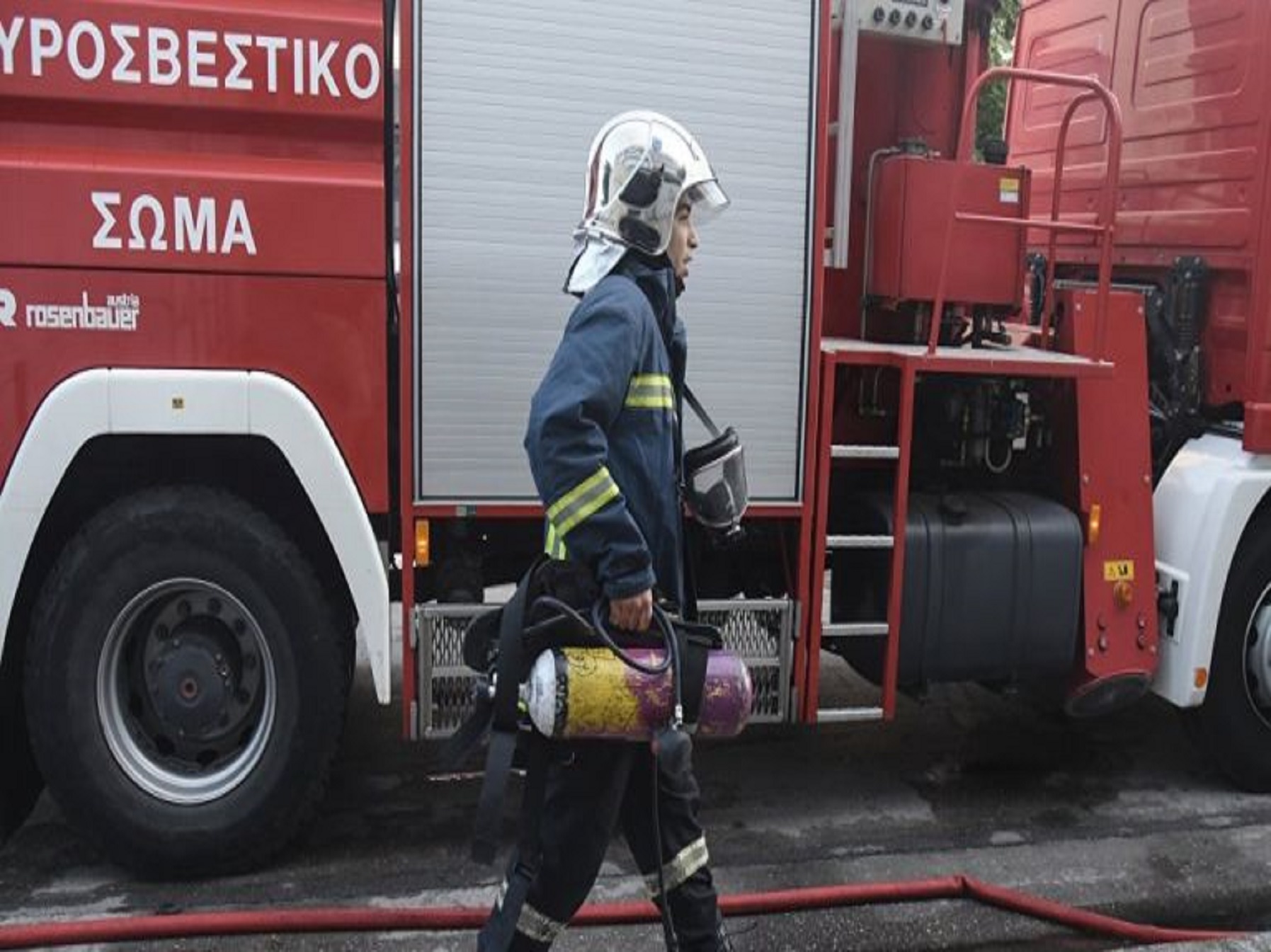 Πάτρα: Υπό μερικό έλεγχο η φωτιά