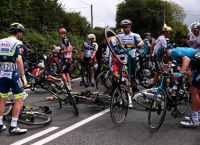Tour de France: Απίστευτη καραμπόλα με τραυματίες