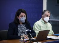 Κεραμέως: Ναι στις παρελάσεις με προστασία της δημόσιας υγείας – Τι είπε για τις επιθέσεις στη Σταυρούπολη