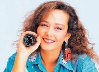 Τέτα Ντούζου: Που βρίσκεται σήμερα η δημοφιλής πρωταγωνίστρια της δεκαετίας του 1980