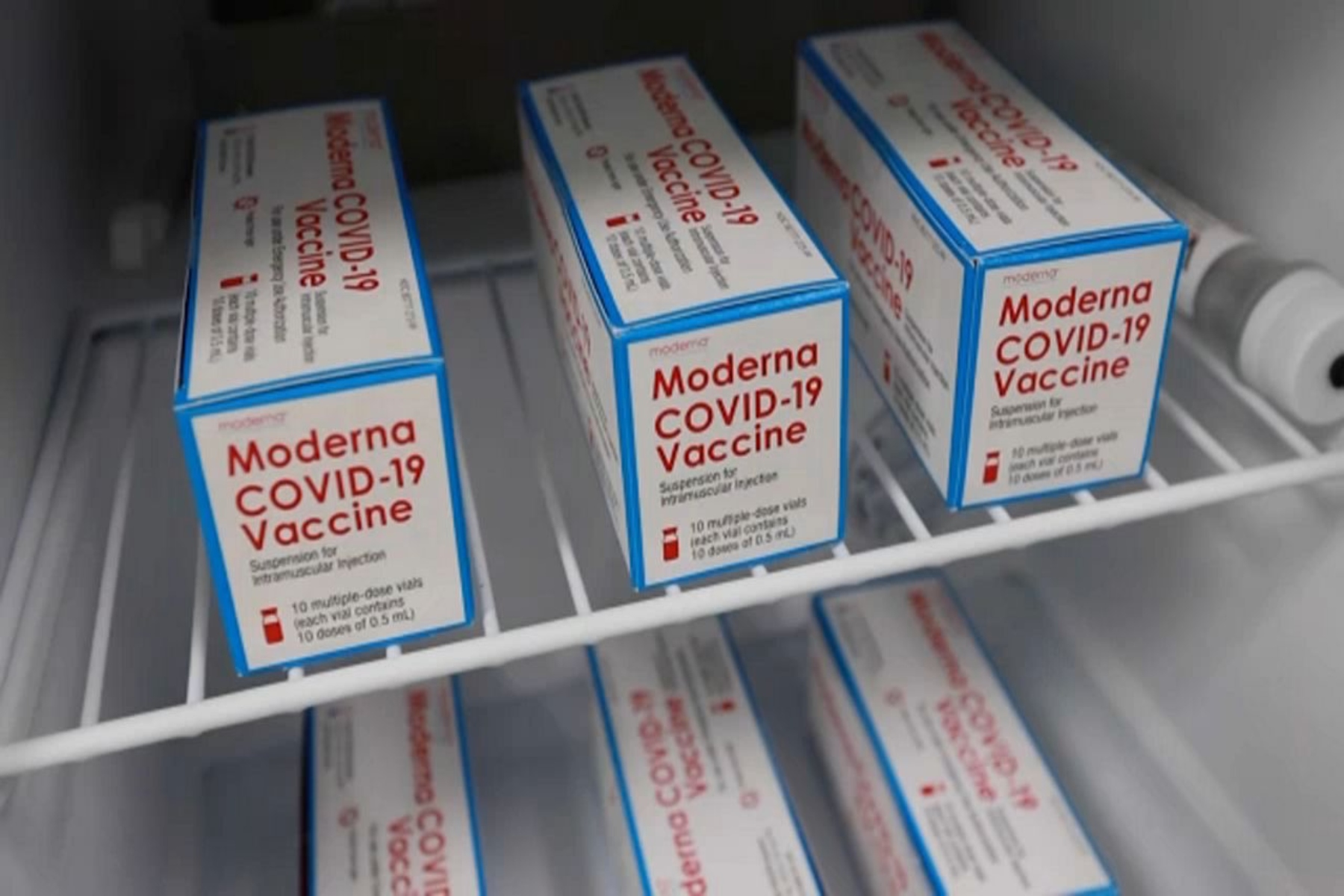 CoronaVirus: Εμβόλια της Moderna αγοράζει η Ε.Ε