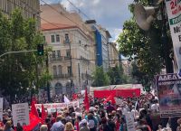 Απεργία: Χιλιάδες κόσμου πλημμύρισαν το κέντρο κατά του εργασιακού νομοσχεδίου Απεργία: Χιλιάδες κόσμου πλημμύρισαν το κέντρο κατά του εργασιακού νομοσχεδίου