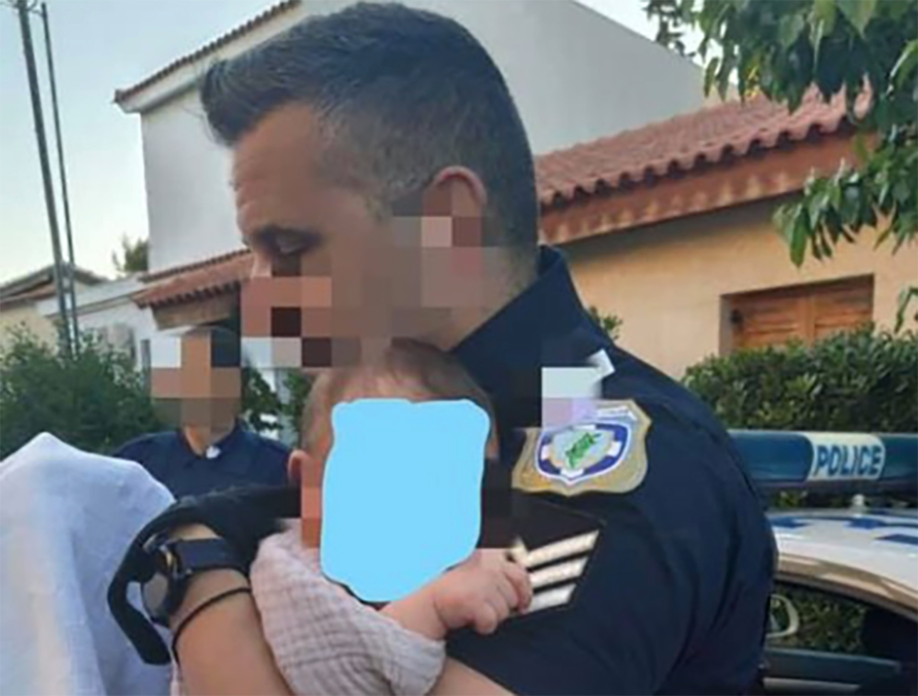 Γλυκά Νερά: Ο αστυνομικός που πήρε αγκαλιά το βρέφος είχε υποπτευθεί τον πιλότο