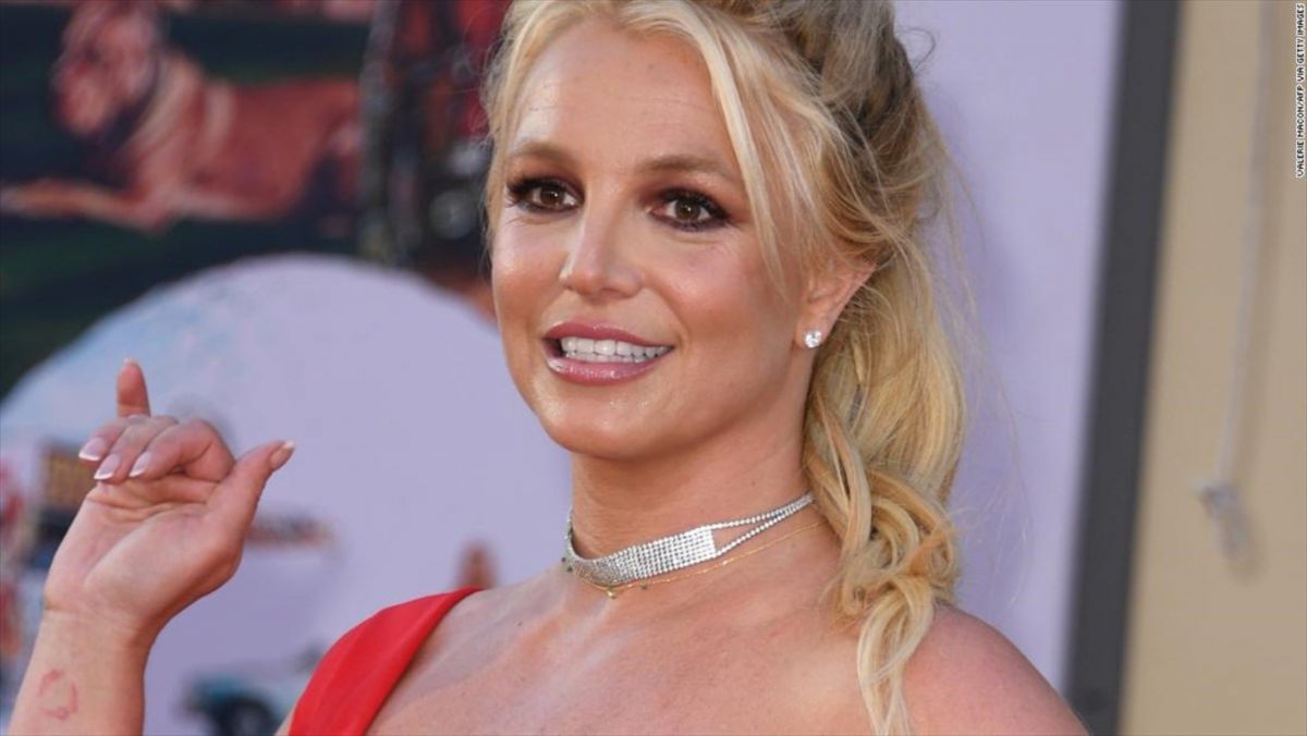 Britney Spears: Καλεί τους θαυμαστές της να απολαύσουν τα οπίσθιά της