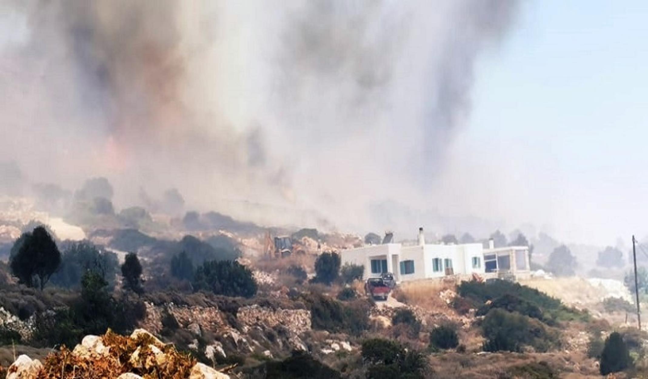 Πάρος: Αναζωπυρώθηκε η πυρκαγιά