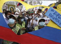 Κολομβία: Χιλιάδες διαδηλωτές απαιτούν το τέλος της αστυνομικής καταστολής και της φτώχειας