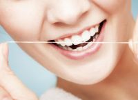 Οδοντικό νήμα: Πως να το χρησιμοποιήσετε