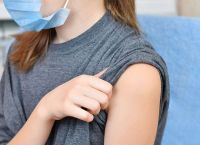 Εμβόλιο: Κατατέθηκε η τροπολογία για τα 50gb στους νέους – Το ποσά στους ιδώτες γιατρούς ανά εμβολιασμό