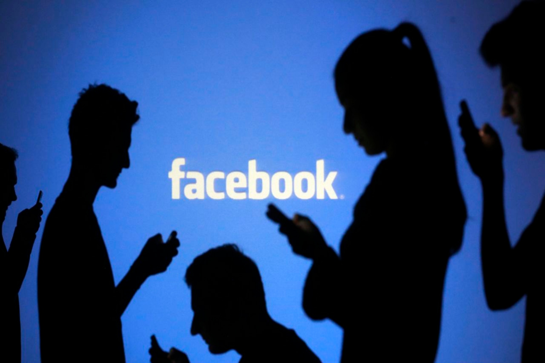 Μην πιστεύετε ότι βλέπετε στο Facebook – Νέα τεχνολογία δημιουργεί ψεύτικες φωτογραφίες