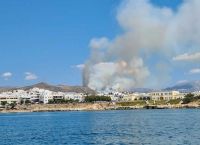 Νάξος: Μεγάλη φωτιά κοντά σε οικισμό