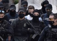 Γλυκά Νερά: Γιατί ο Μένιος Φουρθιώτης κυνηγάει στη φυλακή τον συζυγοκτόνο