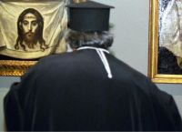 Αγρίνιο: Ιερέας συνελήφθη για βιασμό και παιδική πορνογραφία Αγρίνιο: Ιερέας συνελήφθη για βιασμό και παιδική πορνογραφία