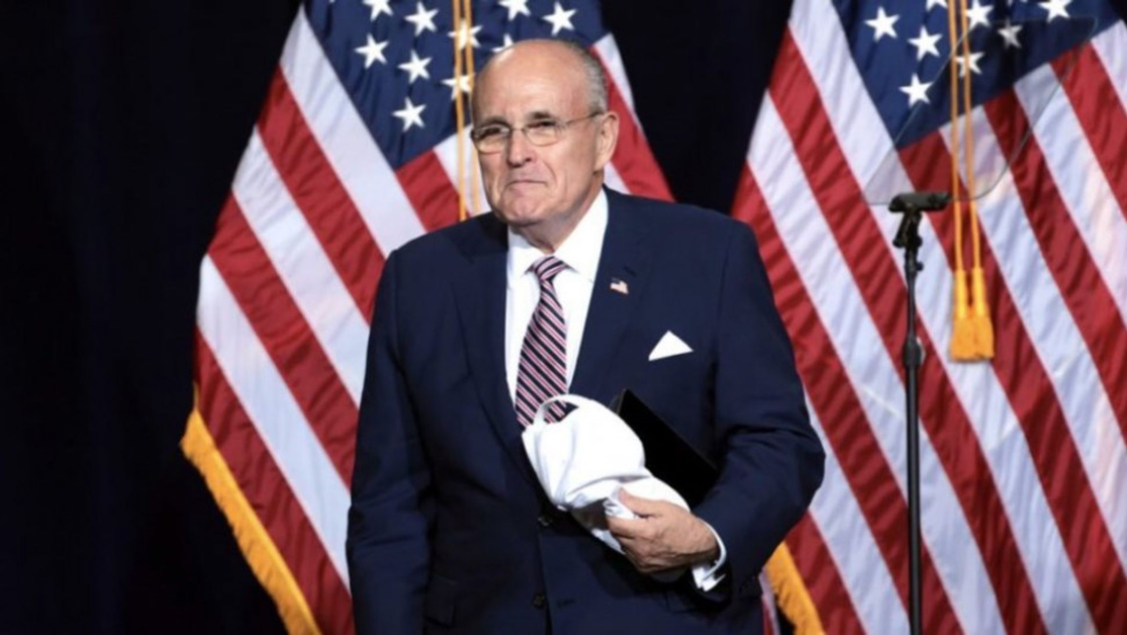 Ρούντι Τζουλιάνι: Δικαστήριο του απαγόρευσε να ασκεί τη δικηγορία