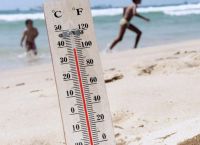 Καύσωνας στην Αθήνα: Καμίνι η χώρα την Τρίτη Καύσωνας στην Αθήνα: Καμίνι η χώρα την Τρίτη