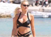 Βίκυ Κάβουρα: «Έκοψε την ανάσα με μαύρο μπικίνι»