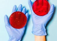 Μονοκλωνικά αντισώματα: Πόσο δραστικά είναι έναντι του κορωνοϊού