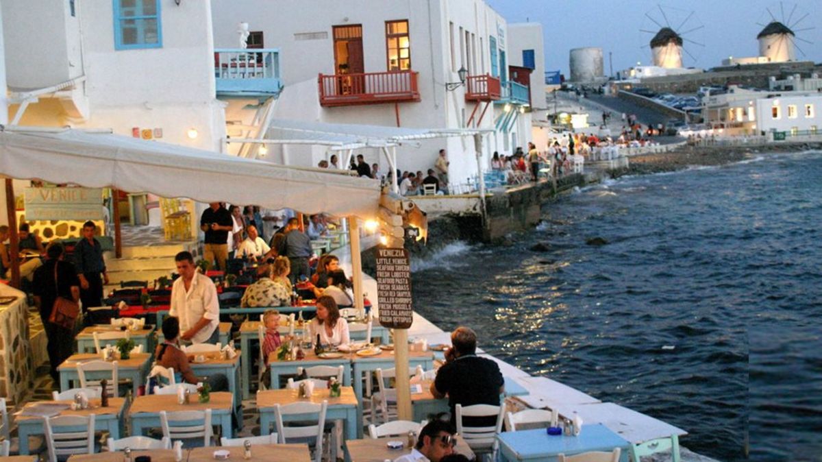 Μύκονος: Τέλος τα περιοριστικά μέτρα στο νησί