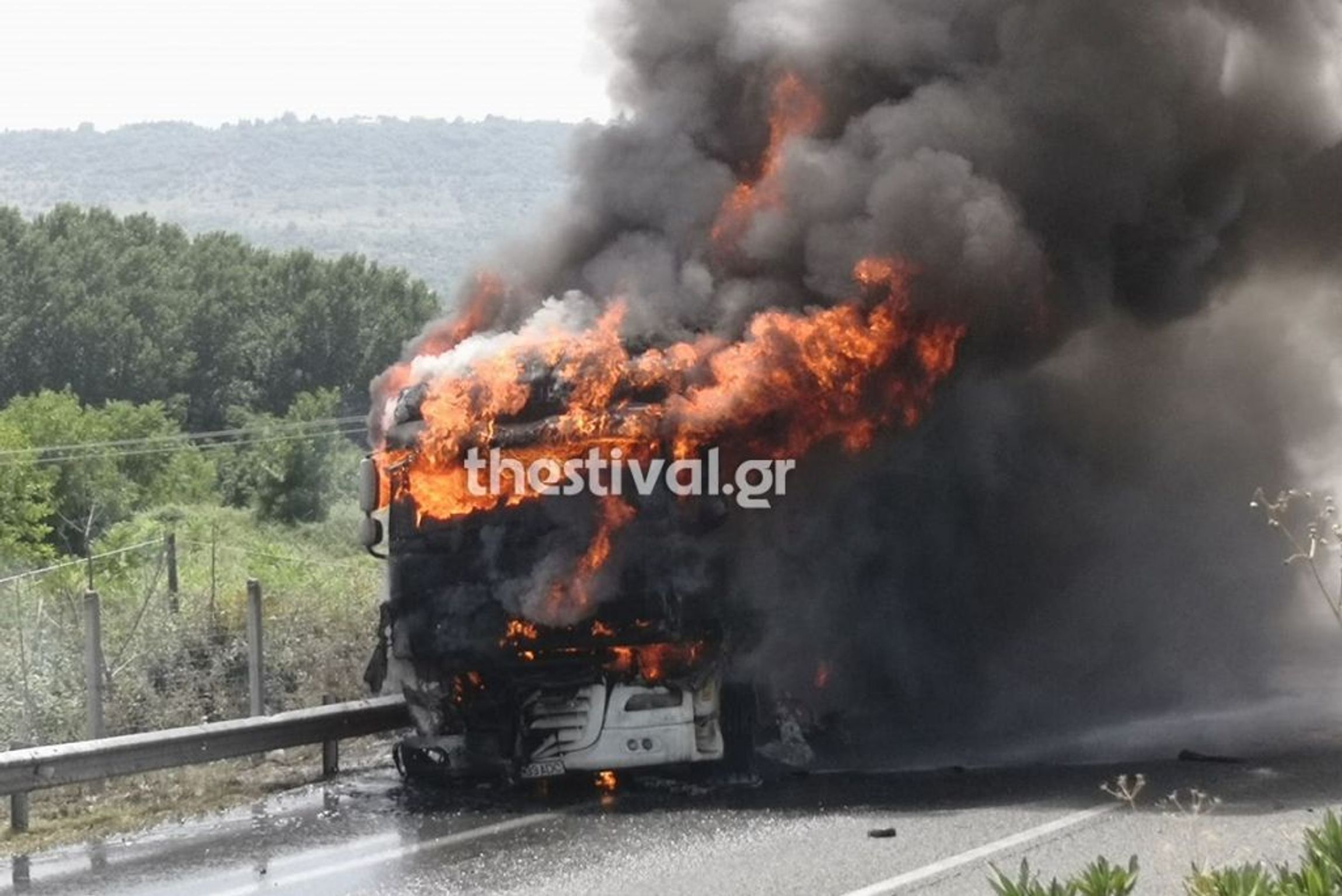 Εγνατία Οδός: Νταλίκα τυλίχθηκε στις φλόγες στη Βέροια