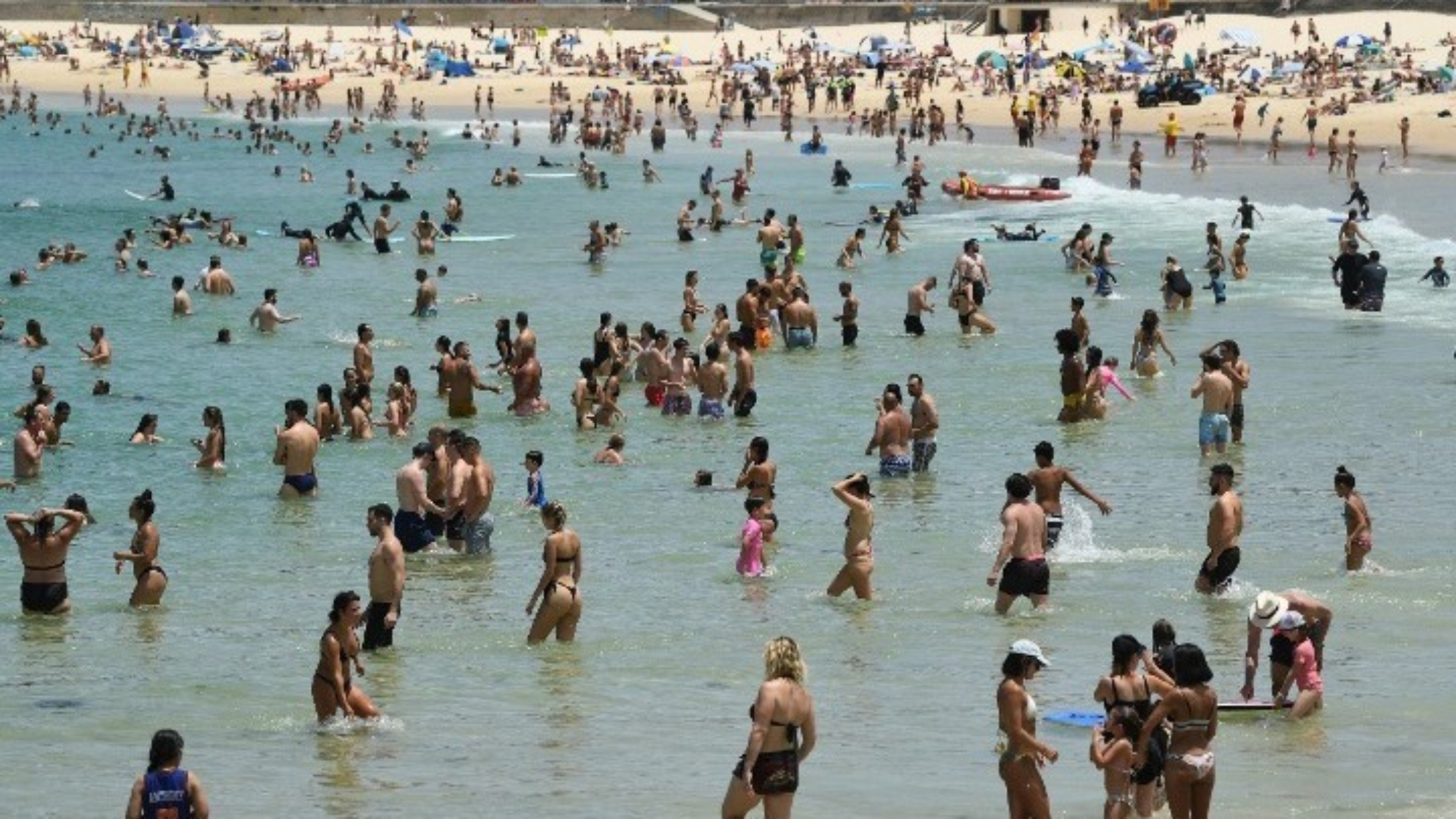 Χάνκοκ: Οι εμβολιασμένοι Βρετανοί θα μπορέσουν σύντομα να επιστρέψουν στις παραλίες της Ευρώπης