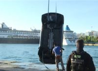 Πειραιάς: Νεκρός οδηγός μετά από πτώση αυτοκινήτου στο λιμάνι Πειραιάς: Νεκρός οδηγός μετά από πτώση αυτοκινήτου στο λιμάνι