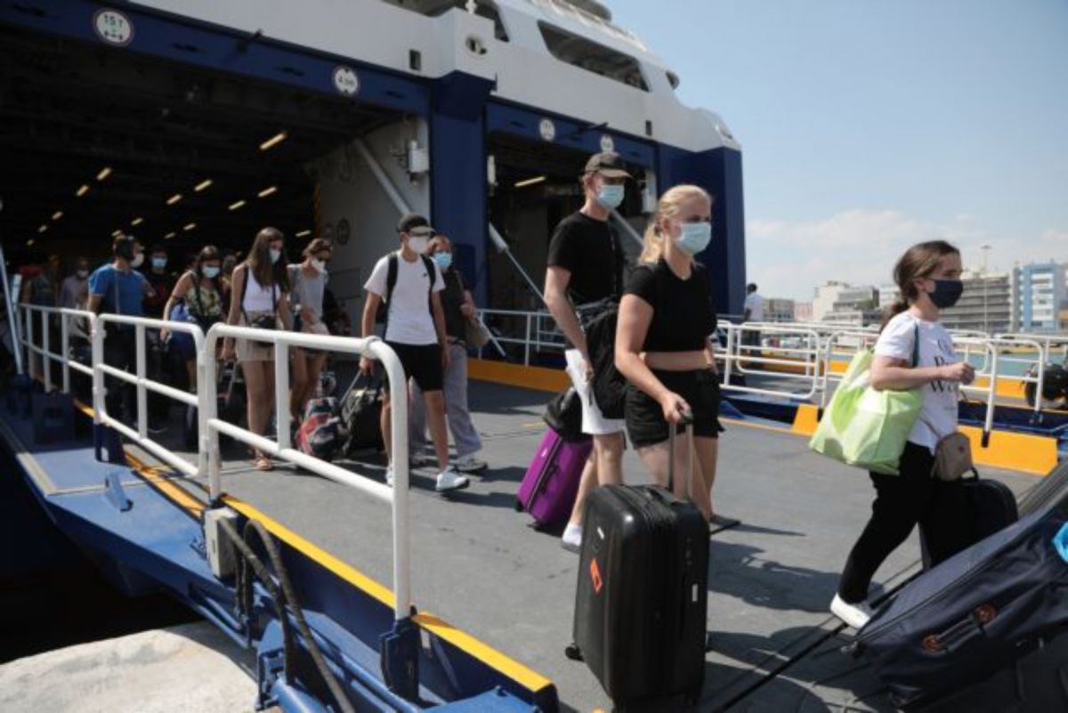 Σέριφος: Συναγερμός μετά από απειλή για βόμβα σε πλοίο