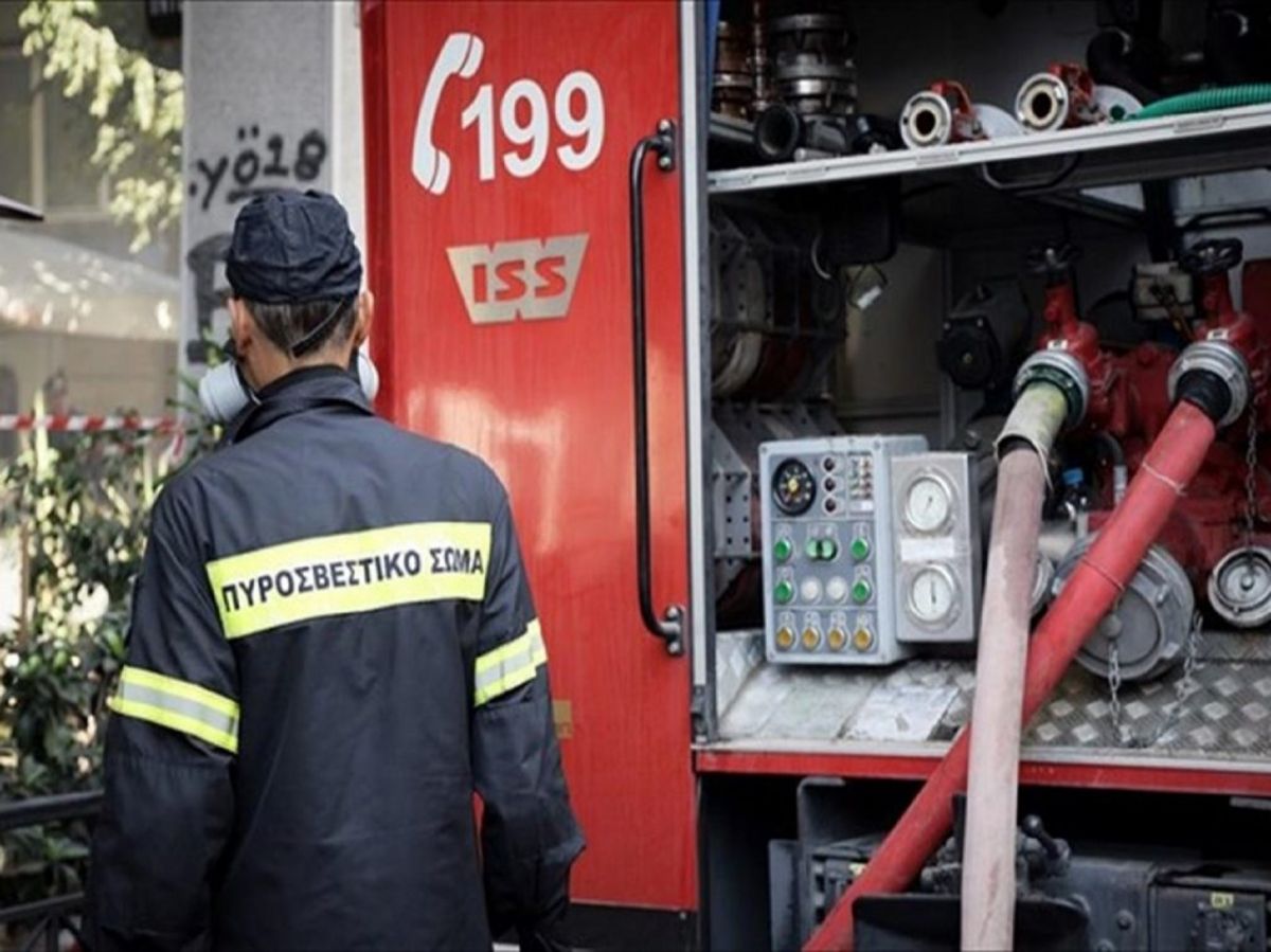 Φωτιά Θήβα: Ρίψεις νερού από δύο αεροπλάνα και ένα ελικόπτερο