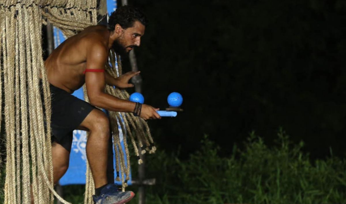 Survivor: Ο Σάκης Κατσούλης είναι ο πρώτος που πέρασε στον ημιτελικό