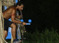 Survivor: Ο Σάκης Κατσούλης είναι ο πρώτος που πέρασε στον ημιτελικό