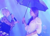 Σάκκαρη – Βίσση: Τένις υπό καταρρακτώδη βροχή πάνω στη σκηνή