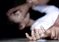Ο 50χρονος συνελήφθη μετά από την καταγγελία της ανιψιάς του πως τη βίαζε από το 2013, όταν ήταν 9 ετών. Ο 50χρονος συνελήφθη μετά από την καταγγελία της ανιψιάς του πως τη βίαζε από το 2013, όταν ήταν 9 ετών.