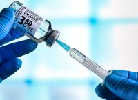 Πρόταση Κομισιόν: Εισάγεται η τρίτη δόση στο πιστοποιητικό εμβολιασμού