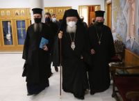 Ιερά Σύνοδος: Στο τραπέζι ο υποχρεωτικός εμβολιασμός των κληρικών