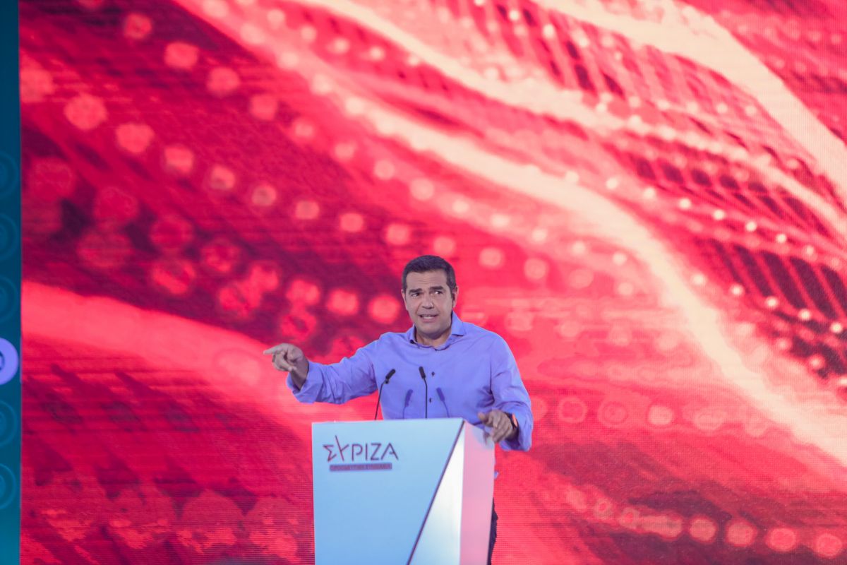 Τσίπρας: Η κυβέρνηση επιθυμεί πολιτικά οφέλη από την πανδημία