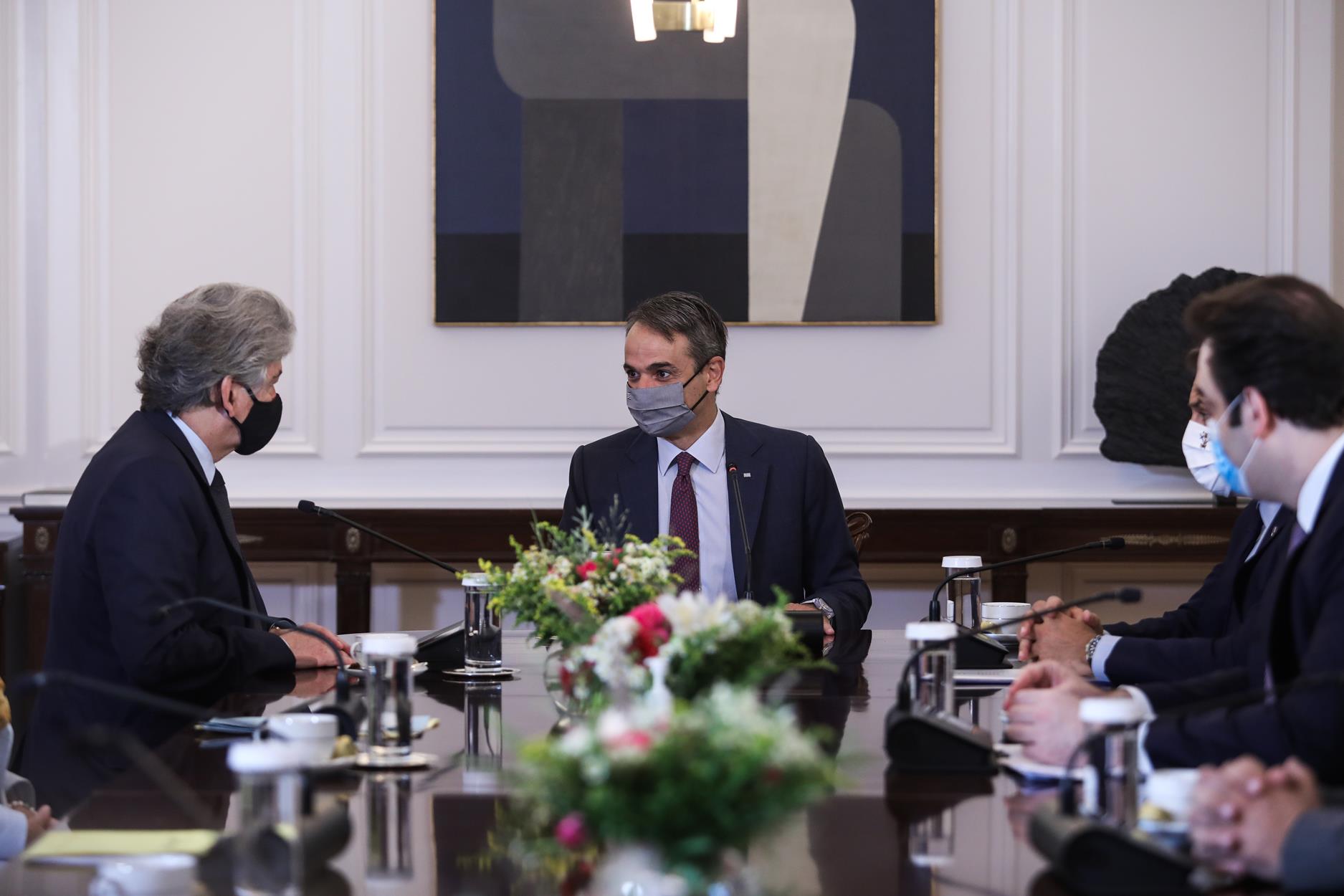 Μητσοτάκης: Η πρόκληση είναι να πείσουμε τους πολίτες να εμβολιαστούν