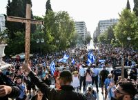 Αντιεμβολιαστές: Νέα συγκέντρωση στο Σύνταγμα – Παρόντες οπαδοί του Κασιδιάρη