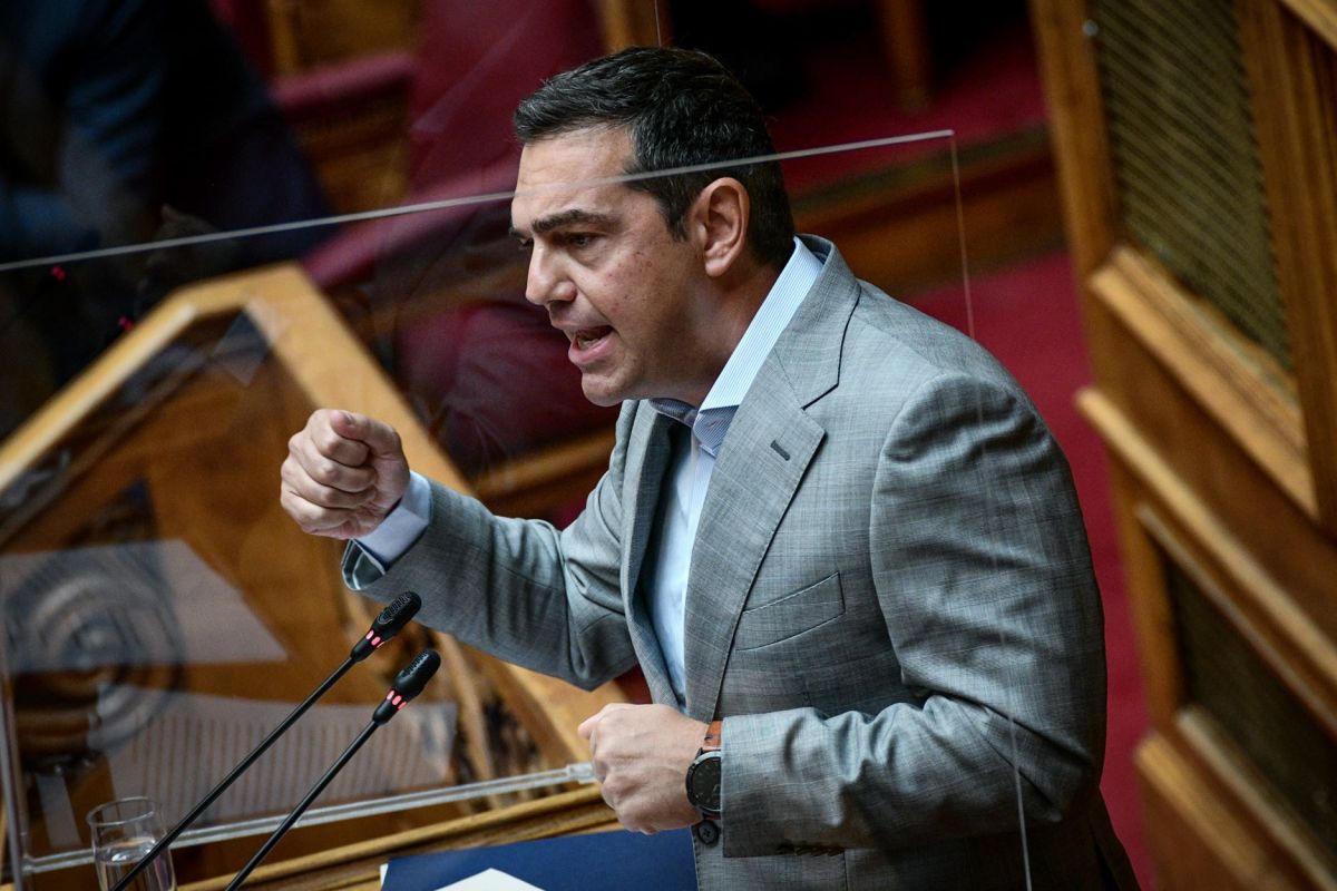 Τσίπρας κατά Μητσοτάκη: Δεν κυρώνει τα μνημόνια με τη Βόρεια Μακεδονία υπό τον φόβο των κάθε λογής Μπογδάνων