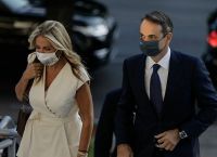 Αντίπαρος: Δείπνο Μητσοτάκη με Τομ Χανκς και Τζεφ Μπέζος