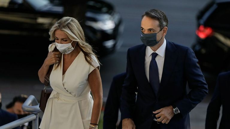 Αντίπαρος: Δείπνο Μητσοτάκη με Τομ Χανκς και Τζεφ Μπέζος