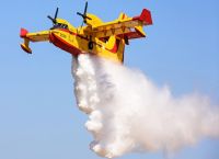 Φωτιά στα Μέθανα: Απειλεί κατοικημένη περιοχή Φωτιά στα Μέθανα: Απειλεί κατοικημένη περιοχή