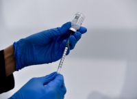 Λαμία: Αρνητής γιατρός έπεισε την οικογένεια του να μην εμβολιαστεί – Πέθαναν όλοι από κορωνοϊό