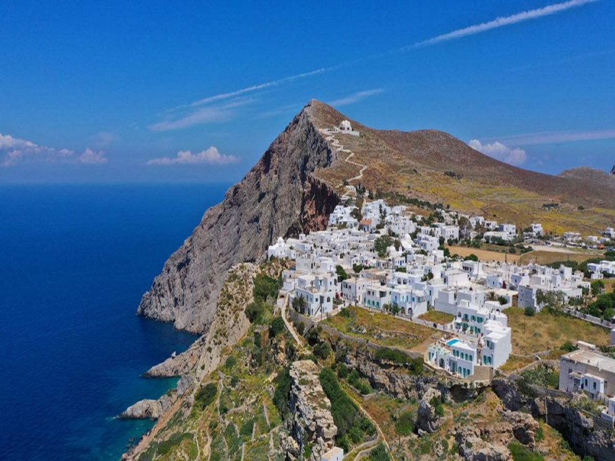 Φολέγανδρος: Βλέπουν έγκλημα πίσω από τον θάνατο της 26χρονης