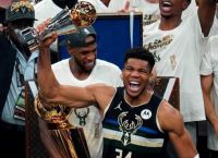 Αντετοκούνμπο: Ίσως η επόμενη σεζόν να μην είναι στο Μιλγουόκι