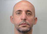 Ηλιούπολη: Στη δημοσιότητα οι φωτογραφίες του αστυνομικού