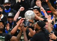 Μπακς – Ατλάντα 118-107: Στους τελικούς του NBA χωρίς Αντετοκούνμπο Μπακς – Ατλάντα 118-107: Στους τελικούς του NBA χωρίς Αντετοκούνμπο