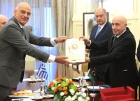 Συνάντηση Δένδια – Σάλεχ: Άκυρα τα μνημόνια