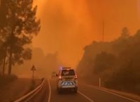 Πύρινη κόλαση στην Κύπρο: Εκκενώνονται χωριά – Στέλνει βοήθεια η Ελλάδα