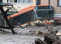 Ιαπωνία: Διασώστες αναζητούν επιζώντες μέσα στις λάσπες