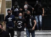 Ηλιούπολη: Προφυλακιστέοι ο αστυνομικός και ο πατέρας της 19χρονης